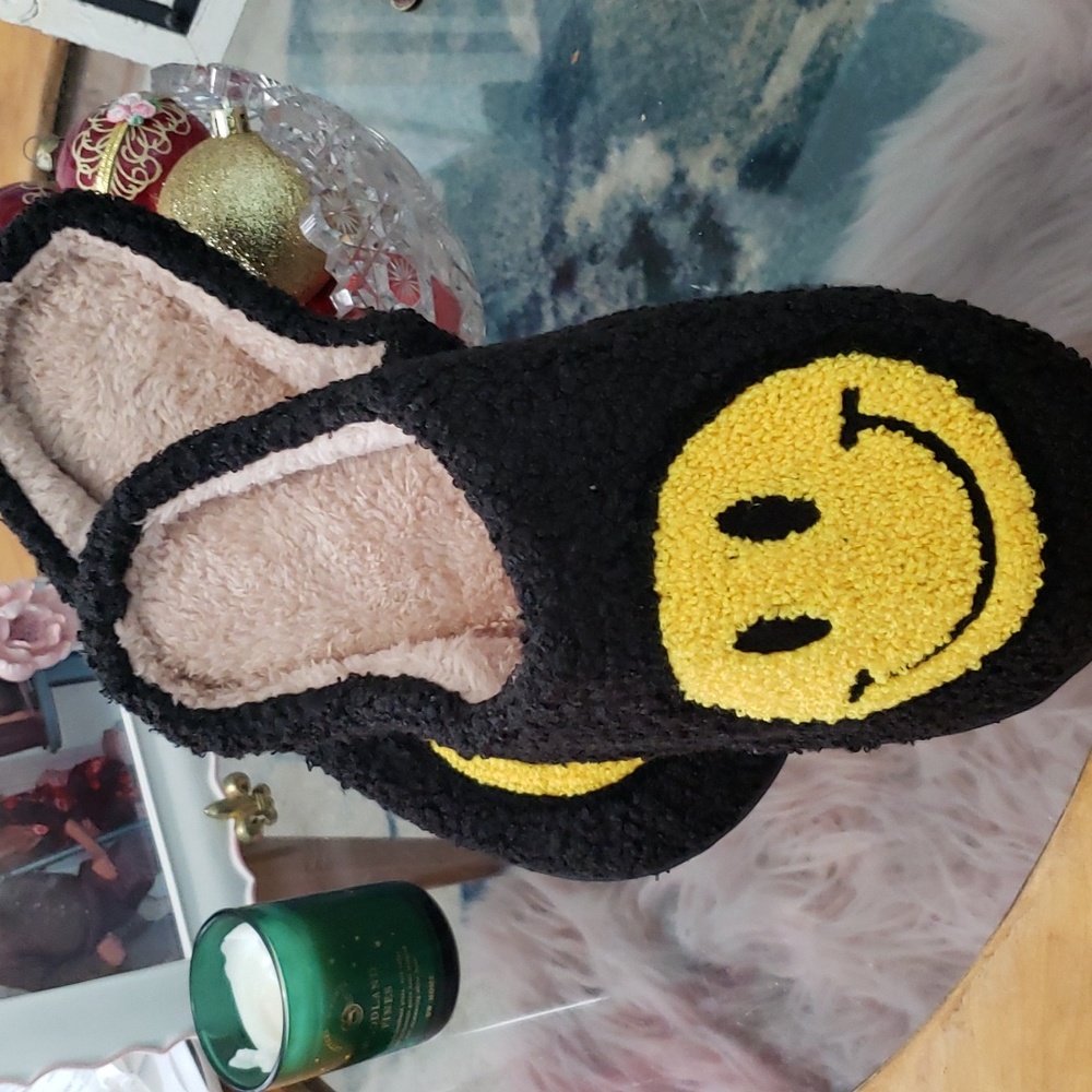 Brand new Happy Face slippers!